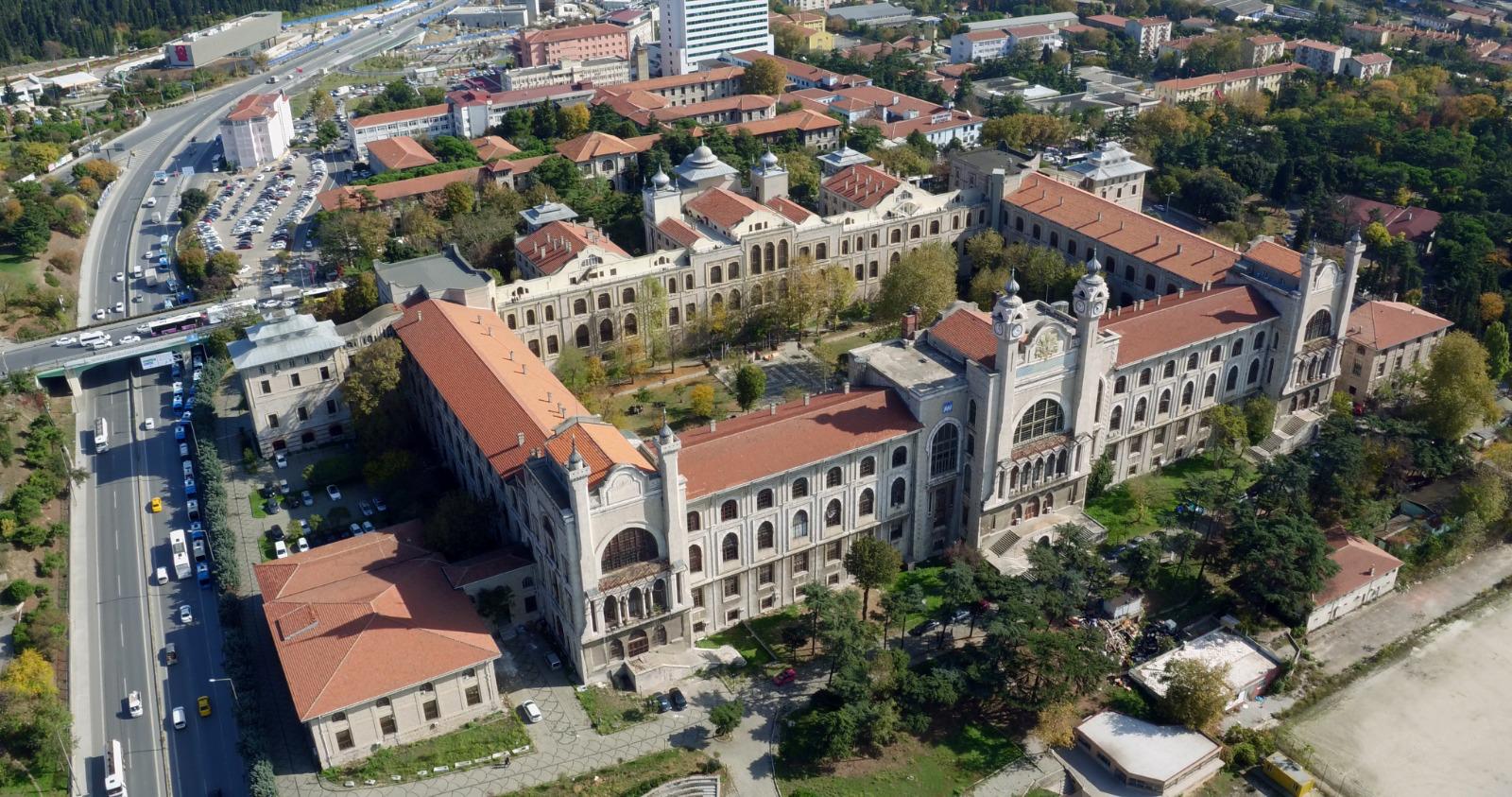 Marmara Üniversitesi Hukuk Fakültesi En İyi 3’te Yerini Aldı