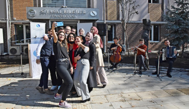 Marmara Üniversitesi Öğrencilerini Orkestra ile Karşıladı